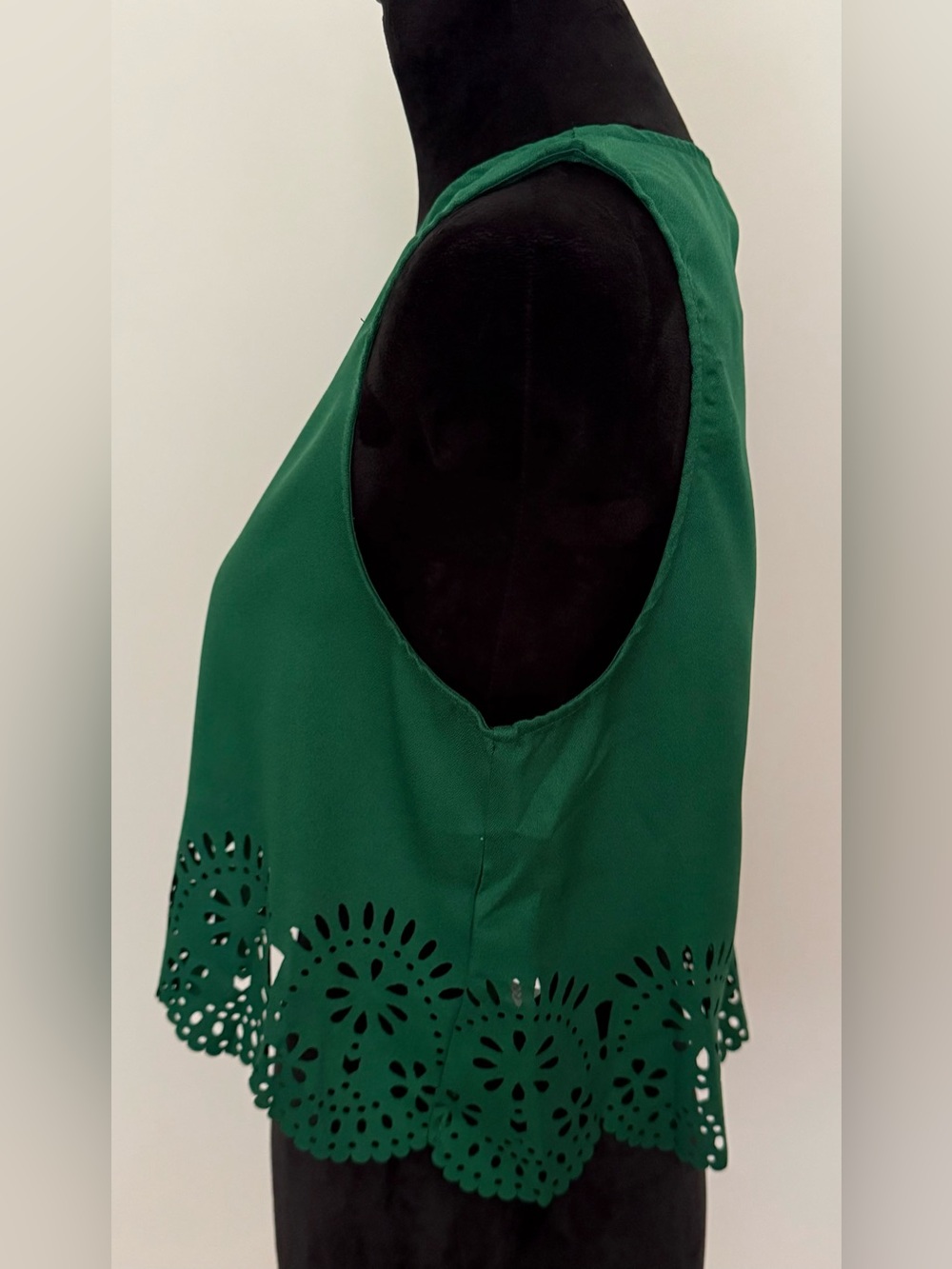 Shein Green Lune Scallop Trim Laser Cut Crop Top - L - Picture 5 of 7